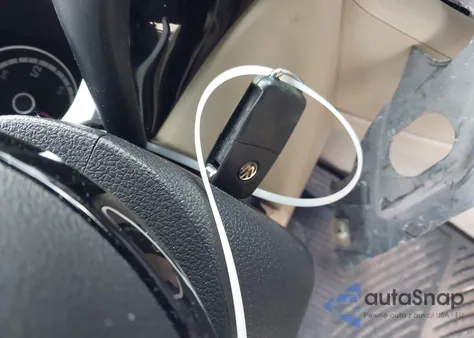 2014 Volkswagen Beetle 2.5L из США, поврежденный, VIN 3VW5P7ATXEM802124